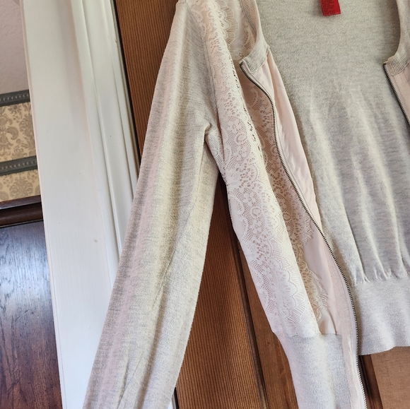 Cream/light tan Sweater with Lace details - Picture 5 of 6